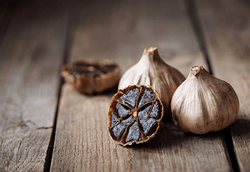 Black Garlic Oil - Luis Bien - Thumbnail