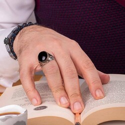 Men's Ring With Black Onyx And Black Onyx With Straw Pattern - 6