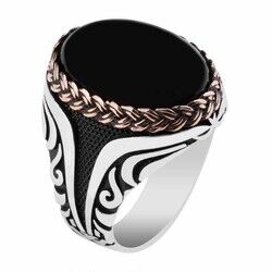 Men's Ring With Black Onyx And Black Onyx With Straw Pattern - 9