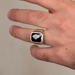 Men's Ring With Zircon And Black Stone - 6