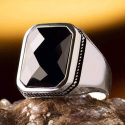 Men's Ring With Zircon And Black Stone - 7