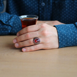 خاتم رجالي من الفضة الإسترليني عيار 925 بتصميم بيضاوي من الزركونيا الأحمر - 2