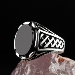 Silver Oval Men's Ring With Black Onyx - 6