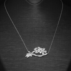 Women's 925 Sterling Silver Necklace With Flower Leaves And White Stones - Thumbnail