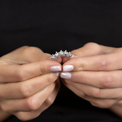 Women's 925 Sterling Silver Starlight Diamond Montur Heart Design Five Stone Ring